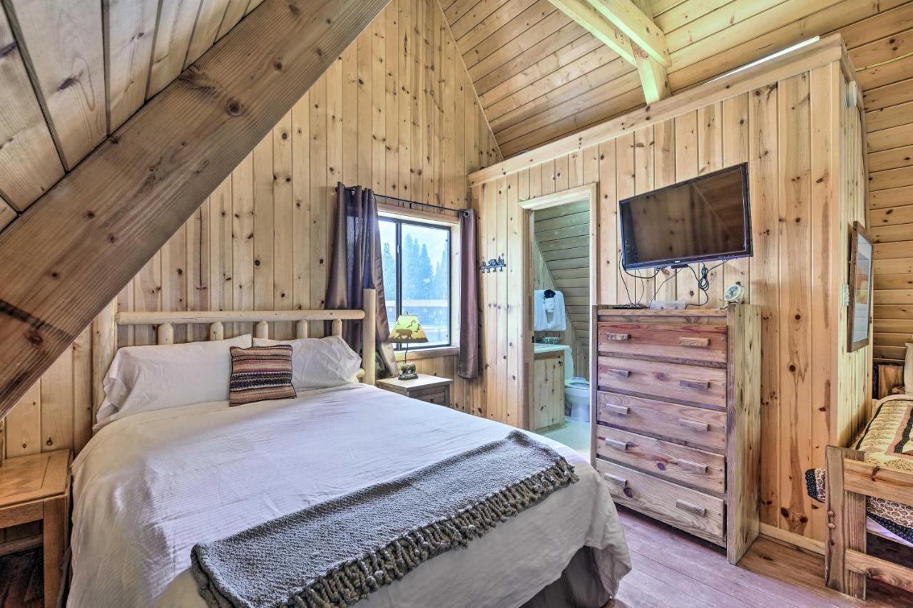 Ski-Inandski-Out Red River Cabin With Mtn Views! Buitenkant foto
